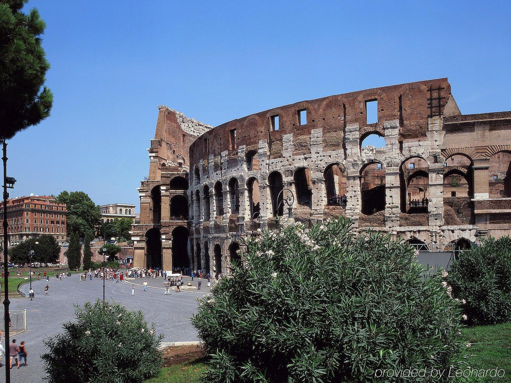 Mercure Roma Centro Colosseo Hotel Exterior photo